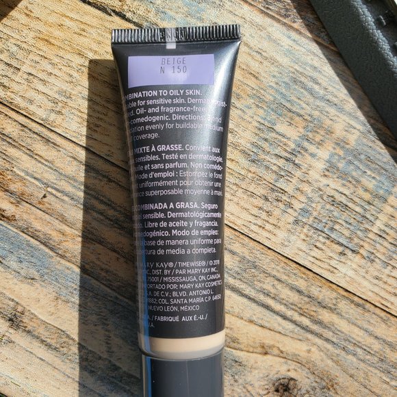 Beige N 150 Matte 3D Foundation - Combo to Oily Skin - Timewise Mary Kay - Picture 2 of 4